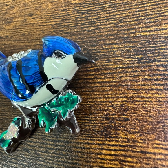 Vintage Bluejay Bird Brooch Figural Pin Enamel and Rhinestone - Picture 3 of 11
